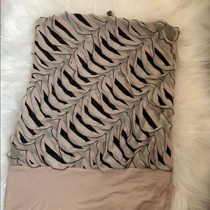 Black and cream crop top